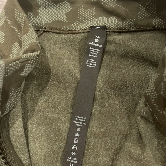 Lululemon Warm 1/2 Zip * Jacquard - Picture 3 of 3